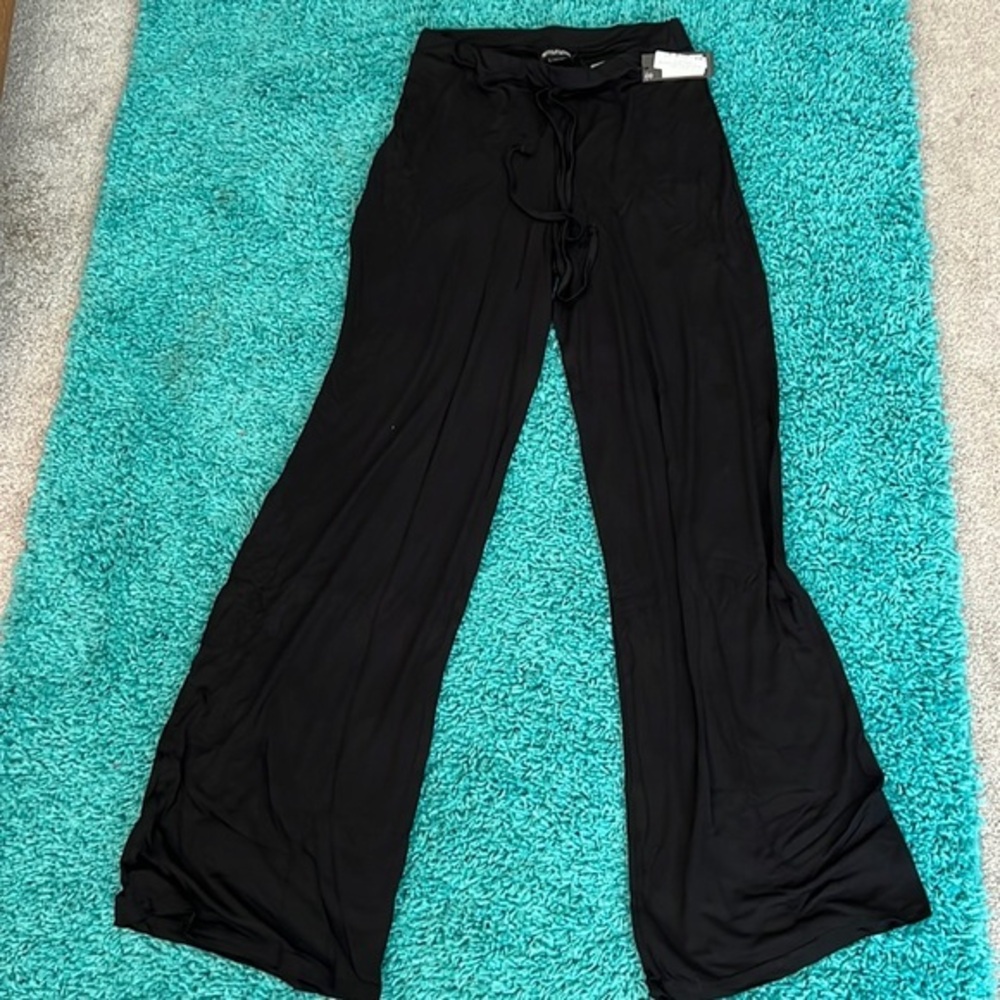 Pretty little thing black wide leg trousers, size 8 slinky new